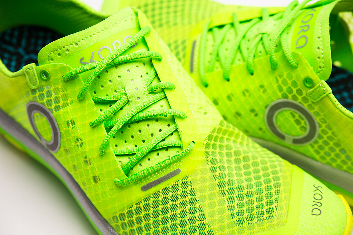 sneakers，SCORA，