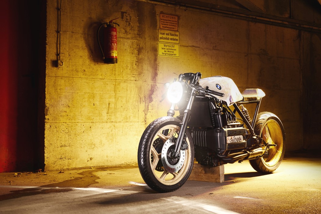 Two rounds，motorcycle，traffic，K100 + 1，bmw，