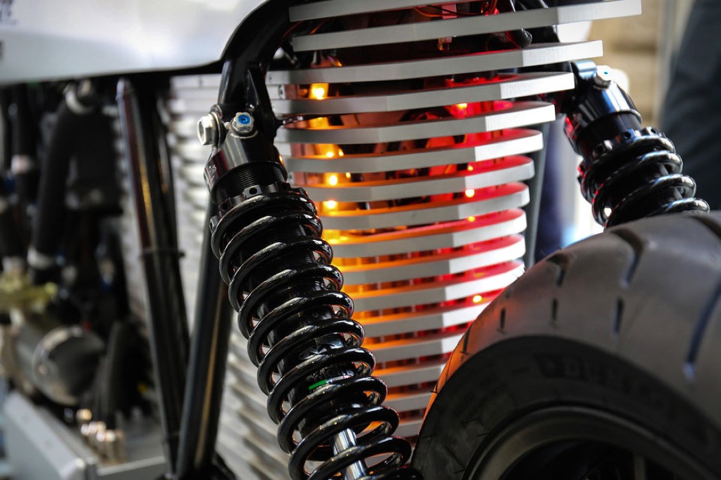 silver，motorcycle，Ether，