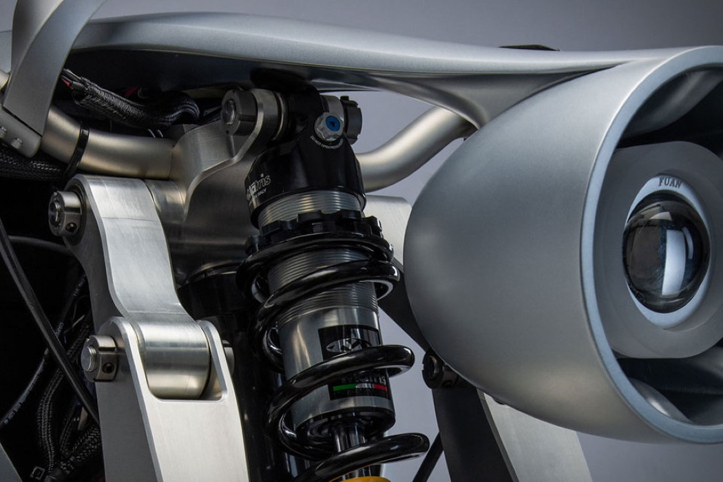 silver，motorcycle，Ether，