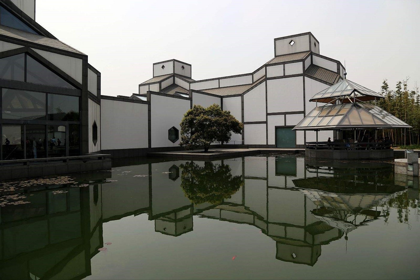 Building interior，museum，Chinese style，Chinese elements，Modern style，Postmodernism，Suzhou，south of the lower reaches of the Yangtze River，traditional culture，gardens，Suzhou Gardens，a region , where the cultivation of rice and the breeding of fish flourish，