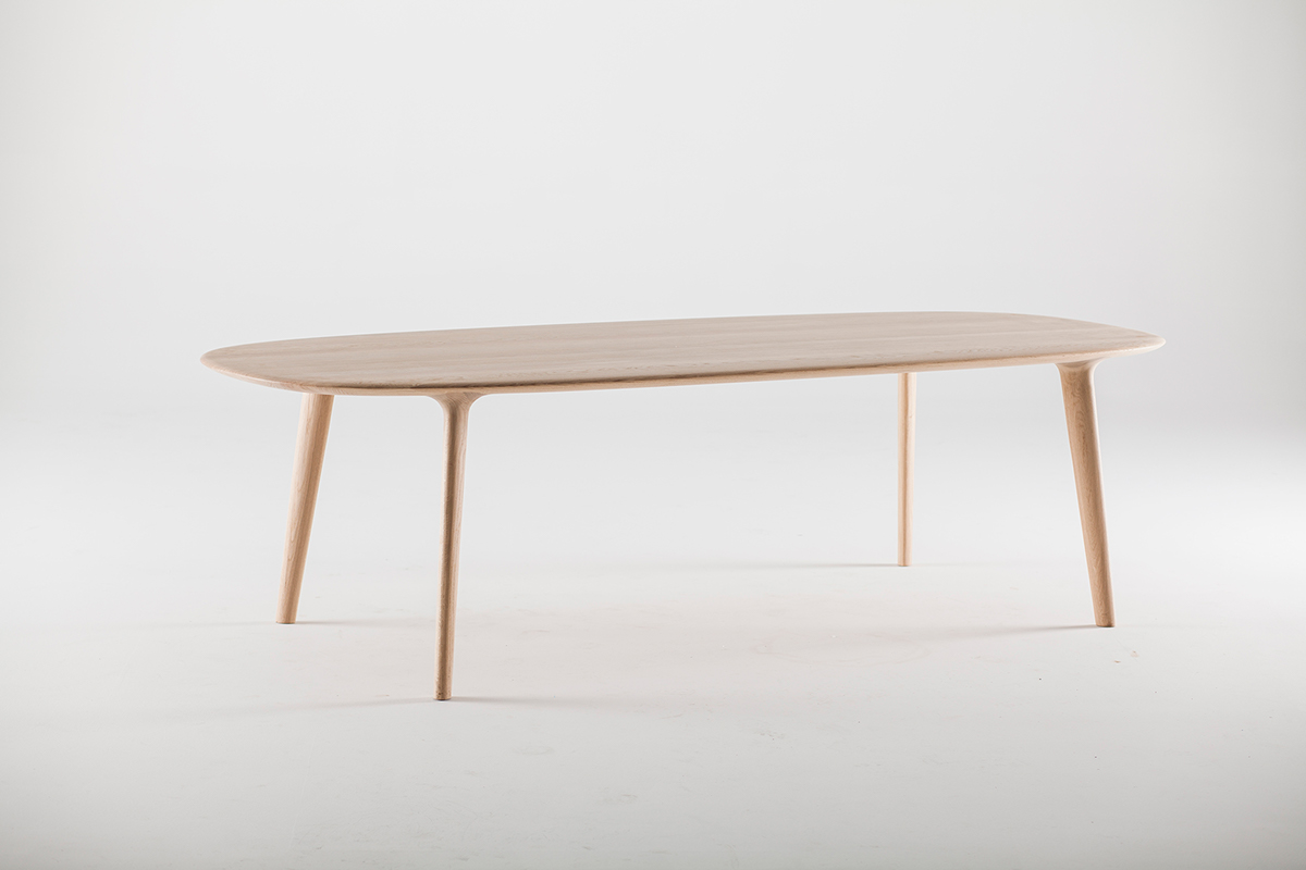Table，LUC，Marija Ruzic，