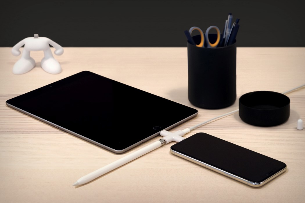 Multi port，Charge to，lightning，