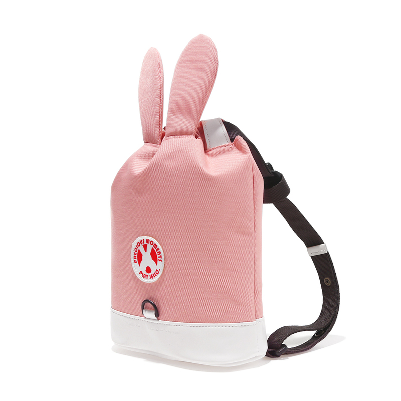 2017 red dot award，industrial design，product design，knapsack，