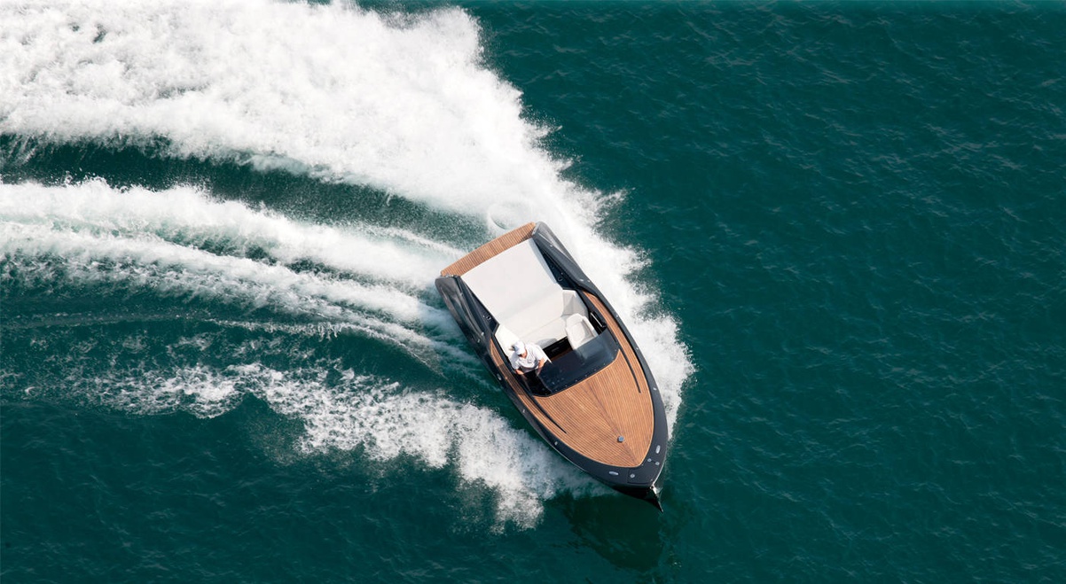 industrial design，outdoor sport，vehicle，yacht，