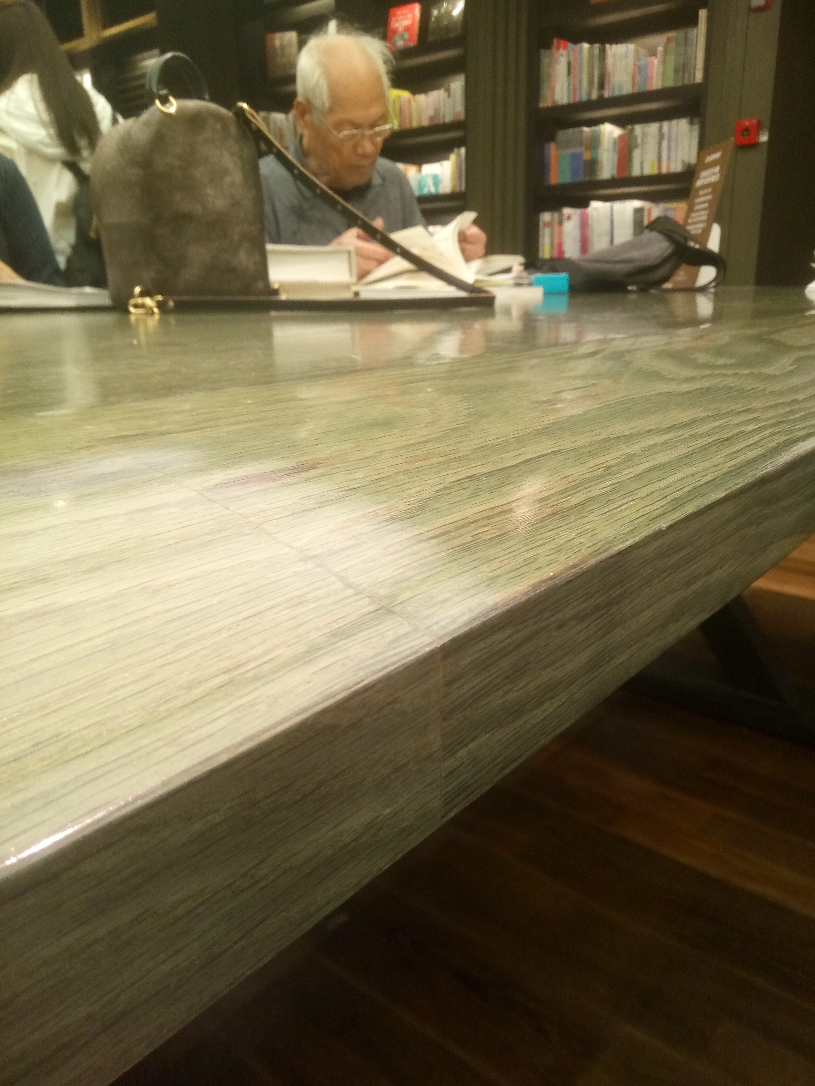 book，Design books，Eslite Bookstore ，sony，Sony，Sony products，Apple，ipod，Home design，furniture，Brain hole，Toys，Small items，