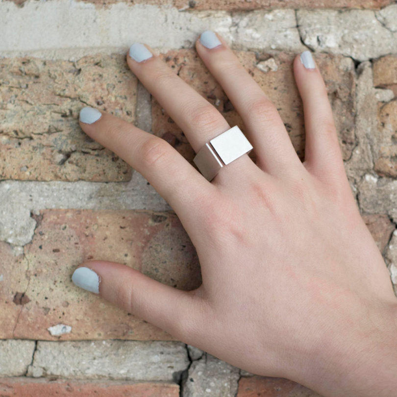 jewelry，brass，Black leather，Marble，Minimalist，