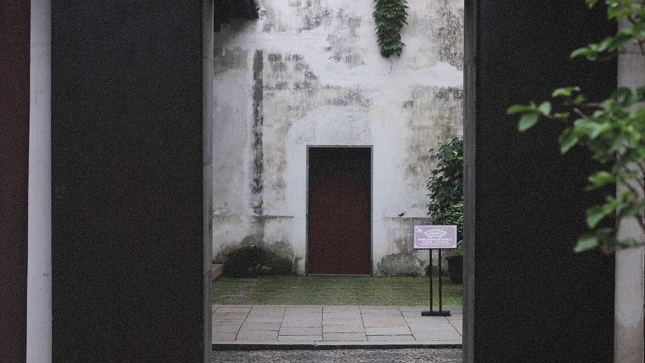 Ancient Architectural Buildings，Chinese style，Ming style furniture，Chinese elements，Suzhou Gardens，traditional culture，Lotus，Lotus leaf，Chinese architecture ，