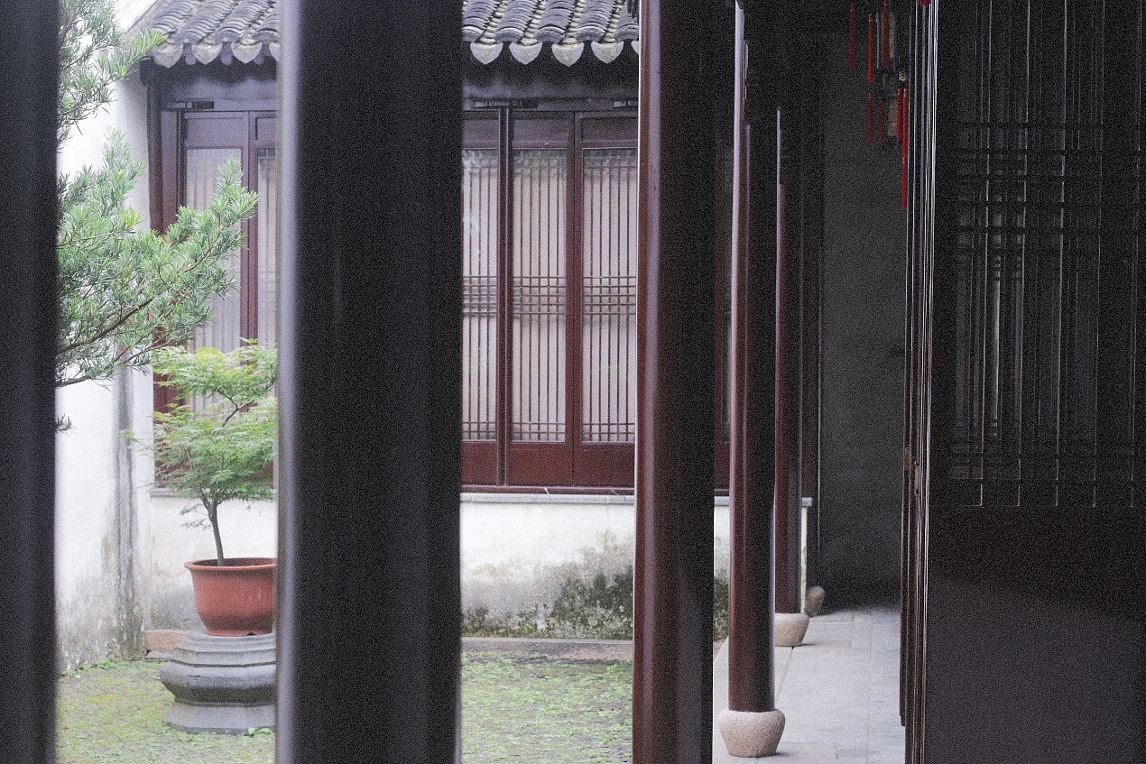 Ancient Architectural Buildings，Chinese style，Ming style furniture，Chinese elements，Suzhou Gardens，traditional culture，Lotus，Lotus leaf，Chinese architecture ，