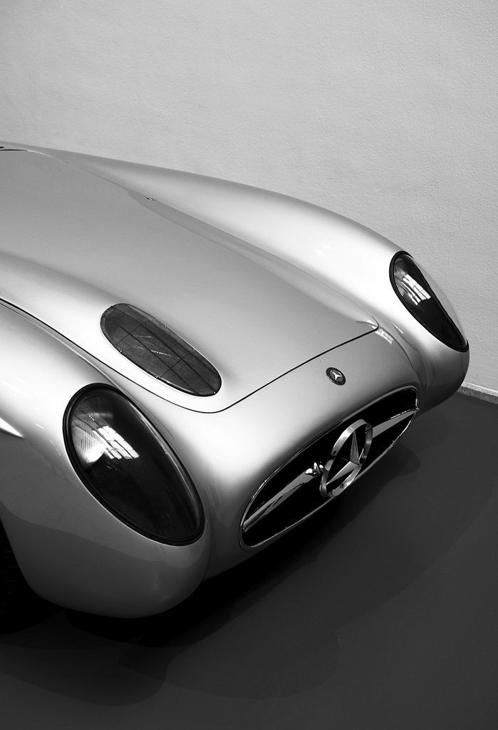 traffic，vehicle，Sports car，details，racing，industrial design，