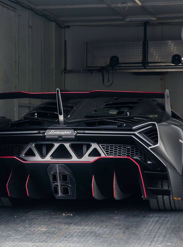 traffic，vehicle，Sports car，details，racing，industrial design，