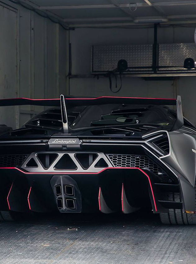traffic，vehicle，Sports car，details，racing，industrial design，