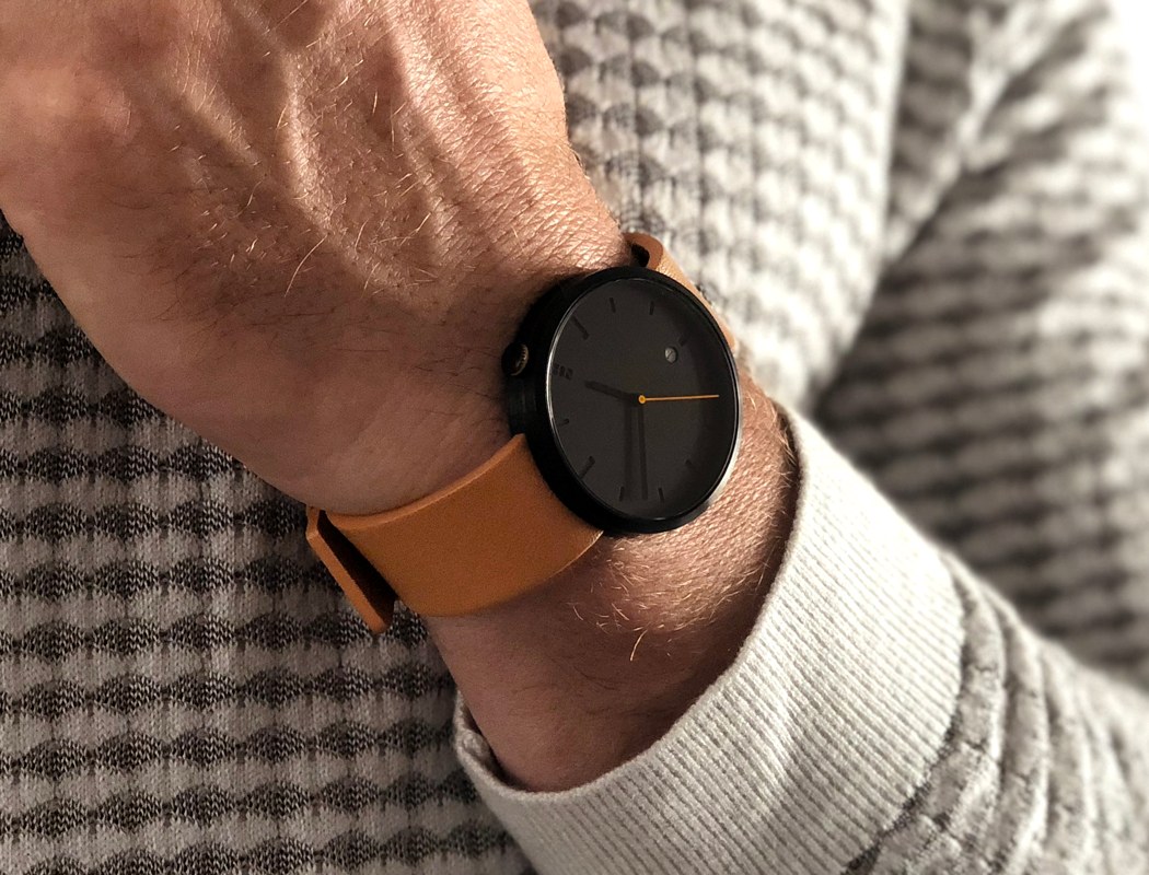 date，brown，black，Wrist watch，