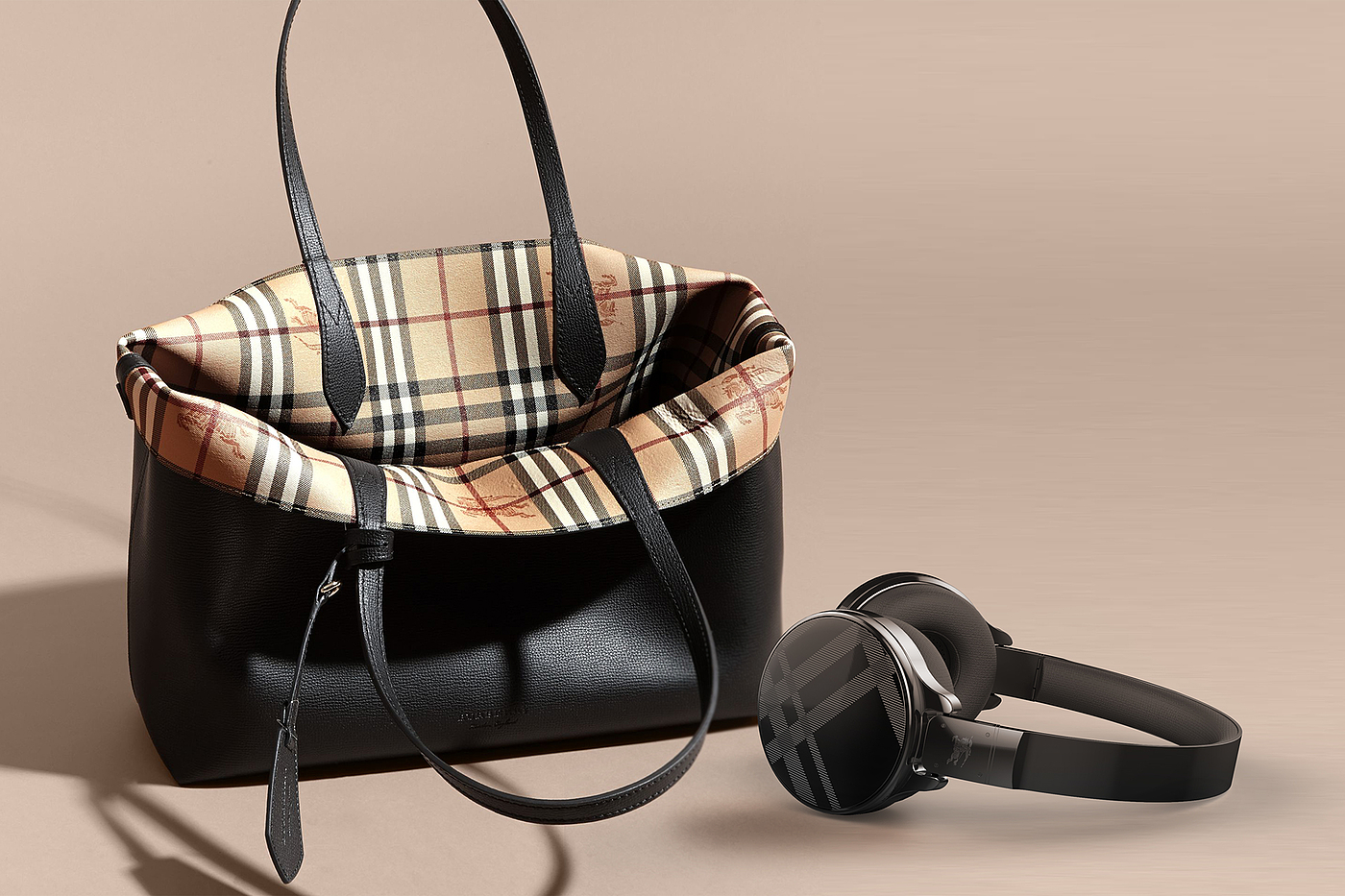 black，headset，Burberry，