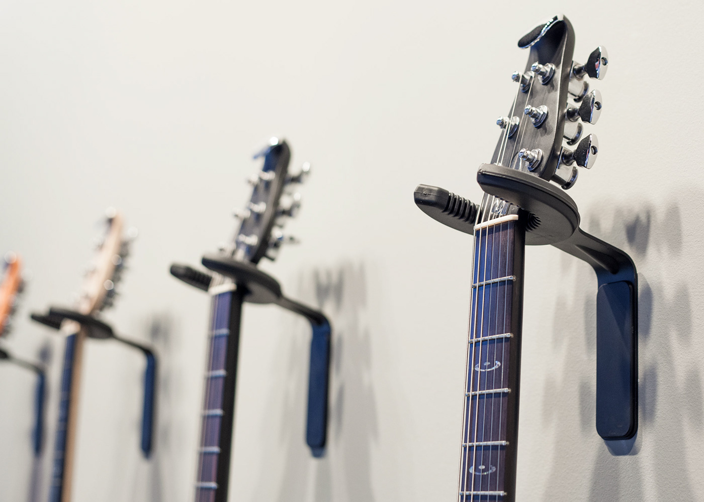 guitar，Shelf，black，