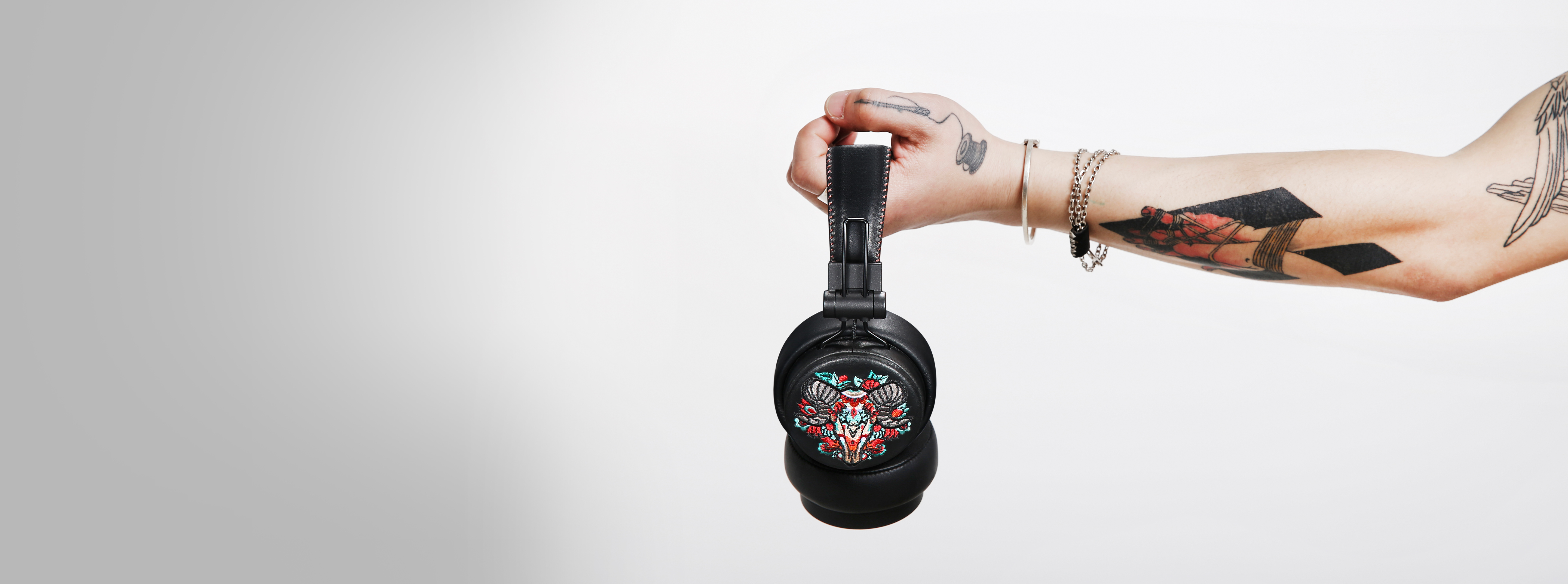 Embroidery，Electronics，headset，