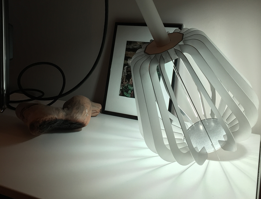 Unique shape，artificial intelligence，Discoloration，Connect phone，Remote regulation，