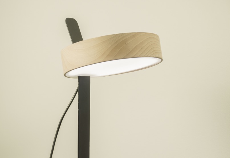 Desk lamp，wooden ，multi-function，