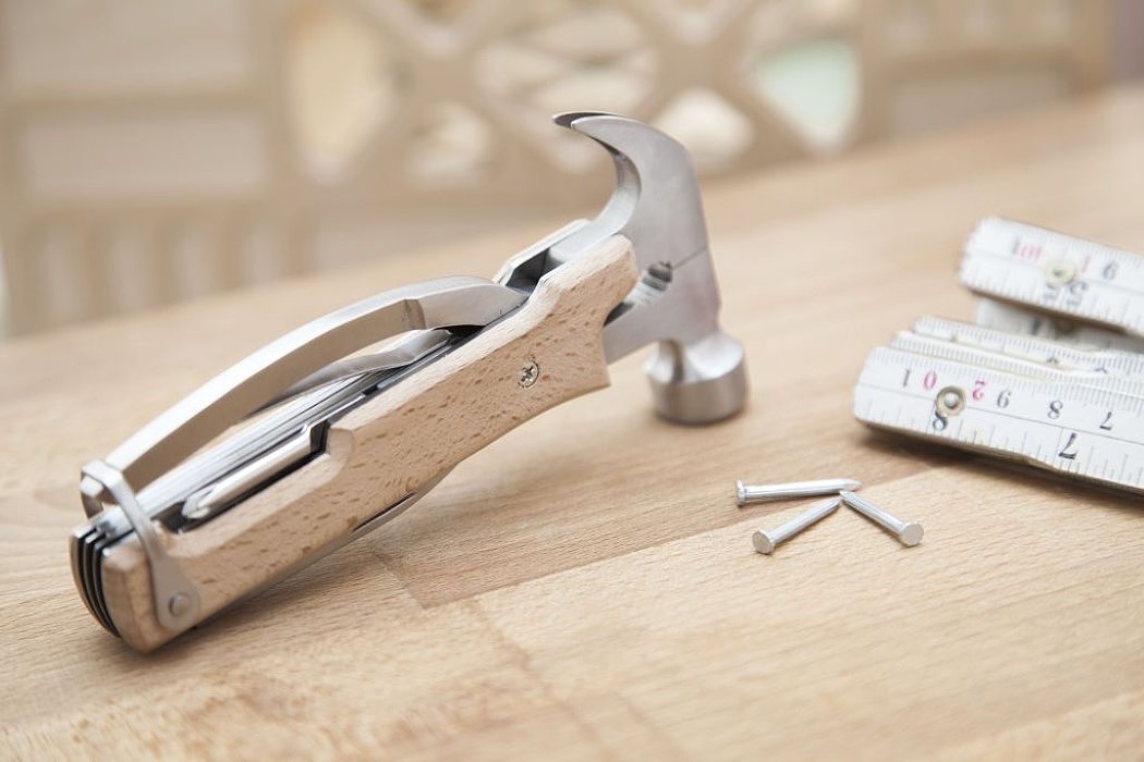 hammer，wooden ，light colour，tool，
