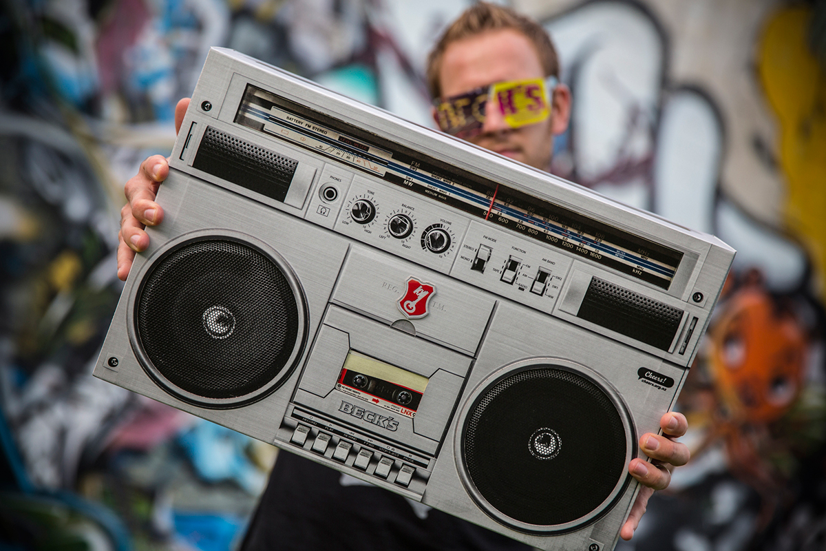 packing，The wine bottle，music，