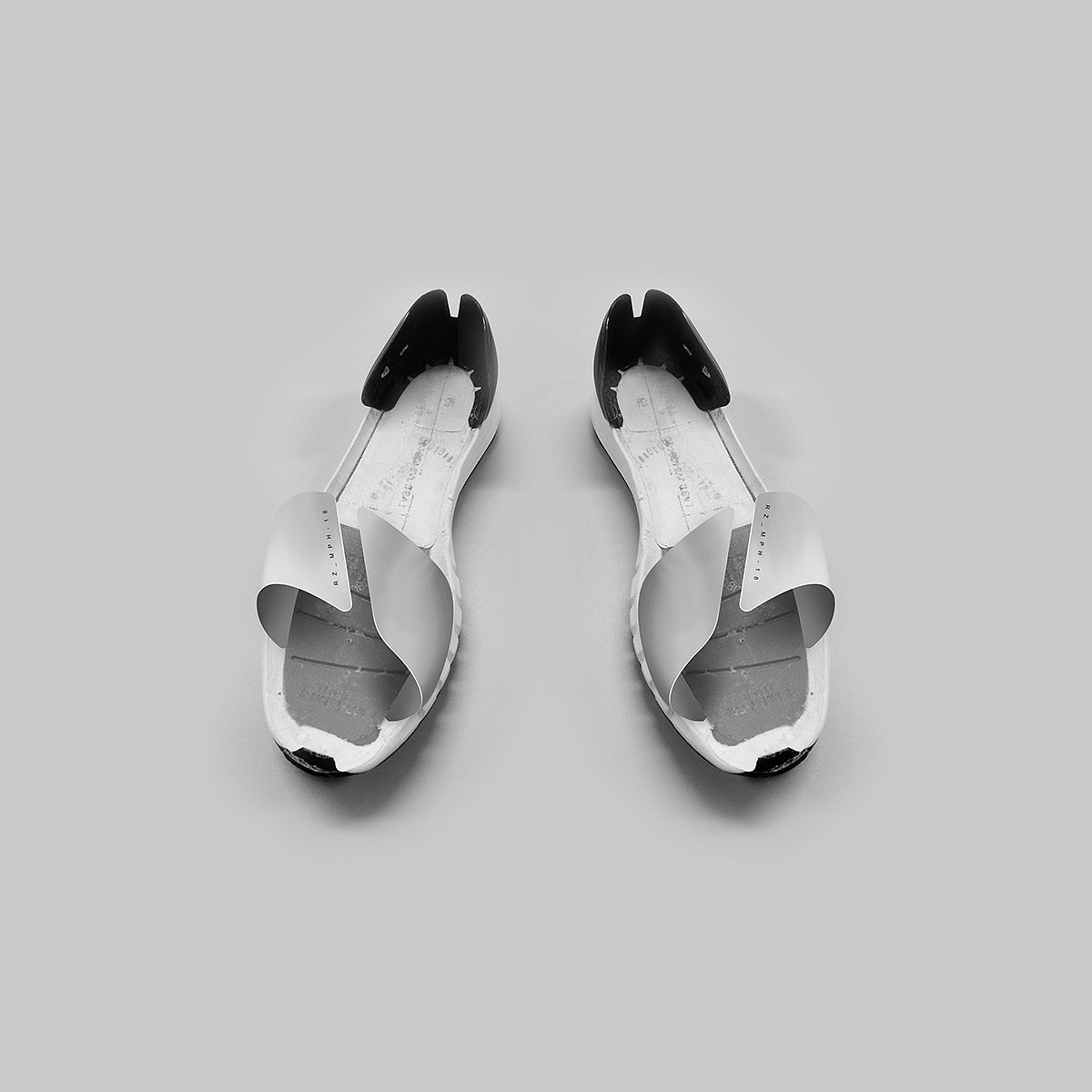 product design，conceptual design，shoes，Destroyed，