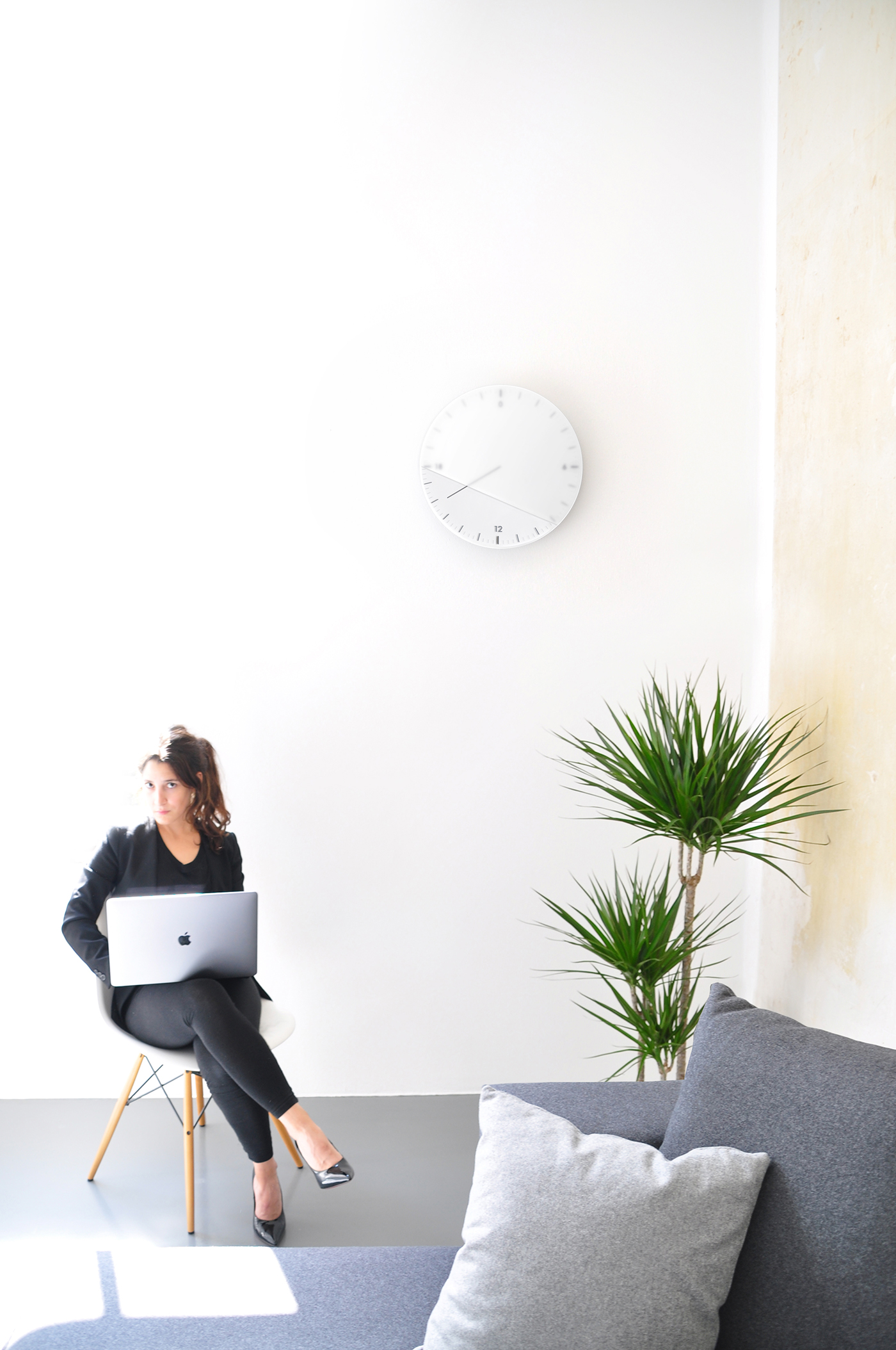 24 hour system，Frosted and transparent，RELAX CLOCK，Clock，