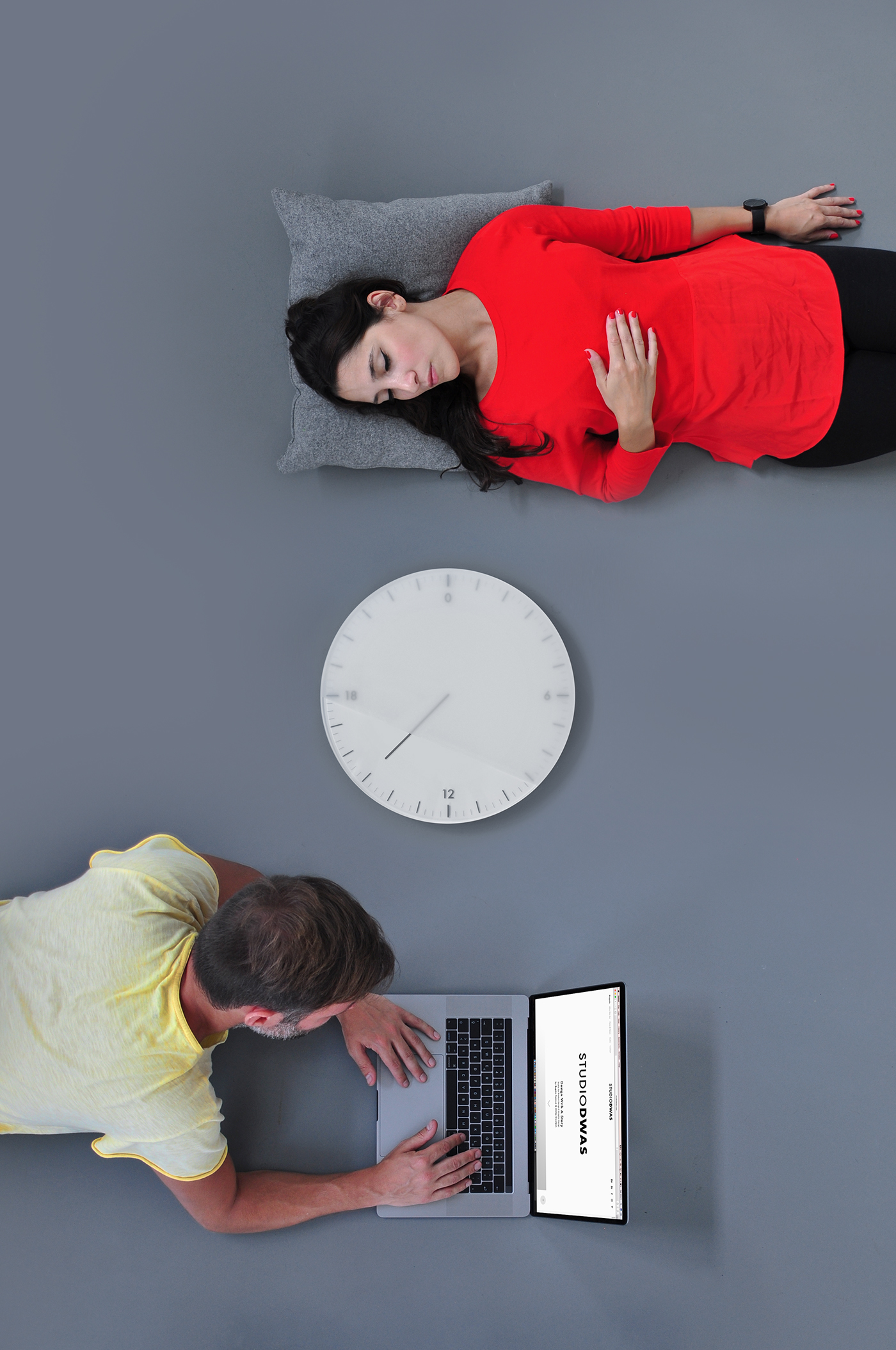 24 hour system，Frosted and transparent，RELAX CLOCK，Clock，