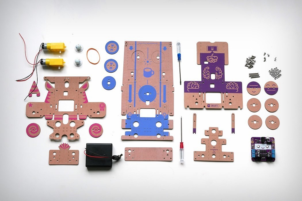 intelligence，cardboard，game，Smartibot，