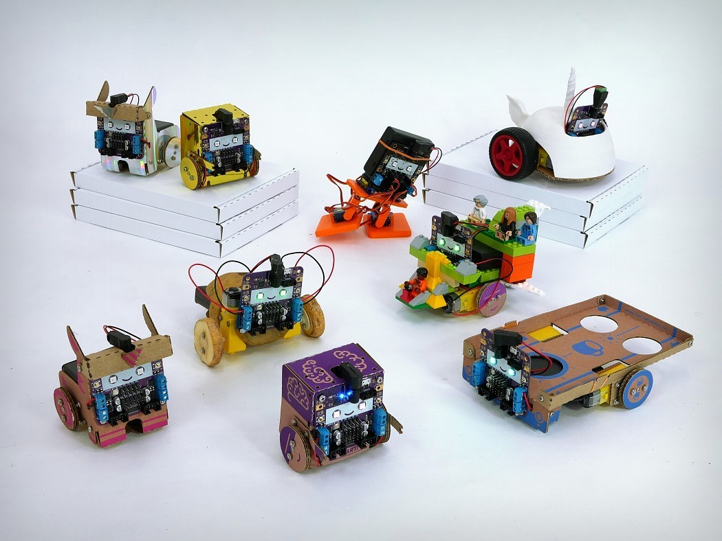 intelligence，cardboard，game，Smartibot，