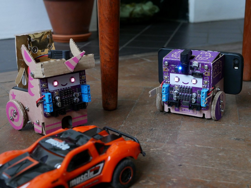 intelligence，cardboard，game，Smartibot，