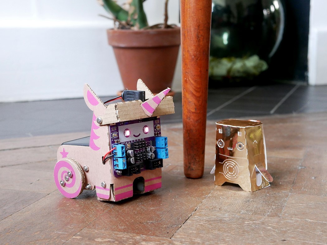 intelligence，cardboard，game，Smartibot，