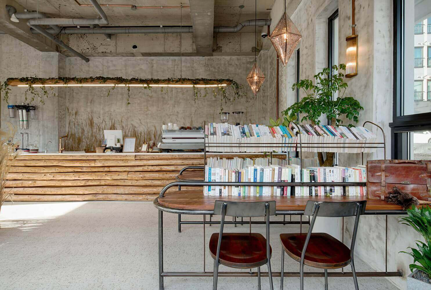 Home furniture，interior space ，Straw element，natural，Original ecology，coffee shop，originality，Brain hole，luxury goods，