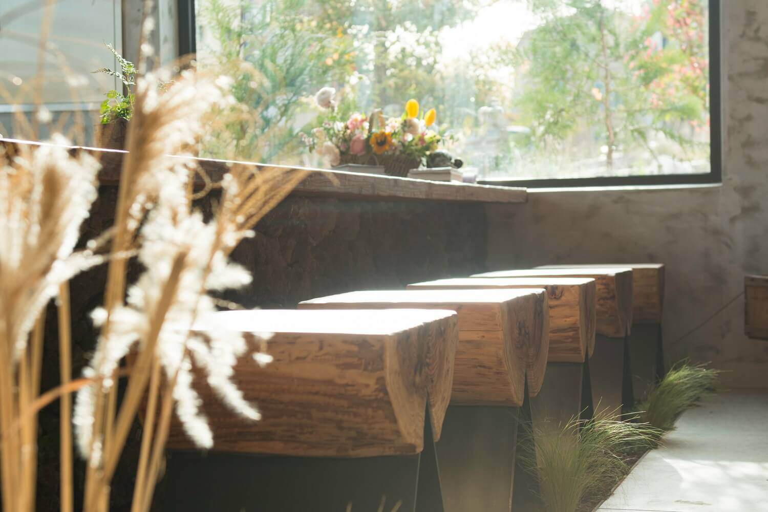 Home furniture，interior space ，Straw element，natural，Original ecology，coffee shop，originality，Brain hole，luxury goods，