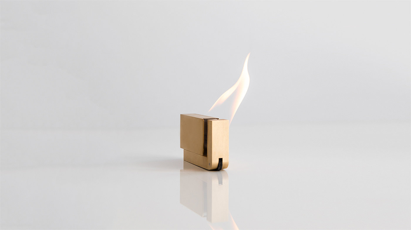 lighter，blue，