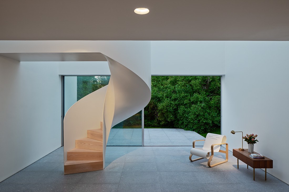 Desk lamp，brass，concise，