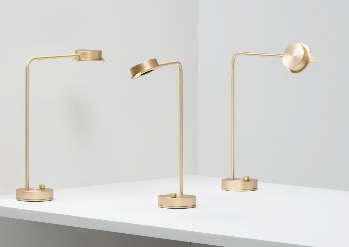 Desk lamp，brass，concise，