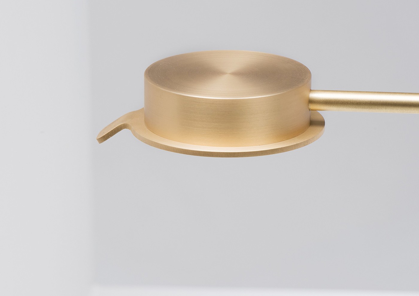 Desk lamp，brass，concise，
