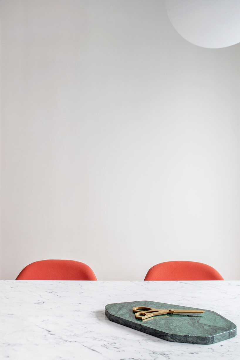 Building interior，Soft outfit，Advanced grey，Black and white gray，Design，Interior design，Color matching，blue，orange，