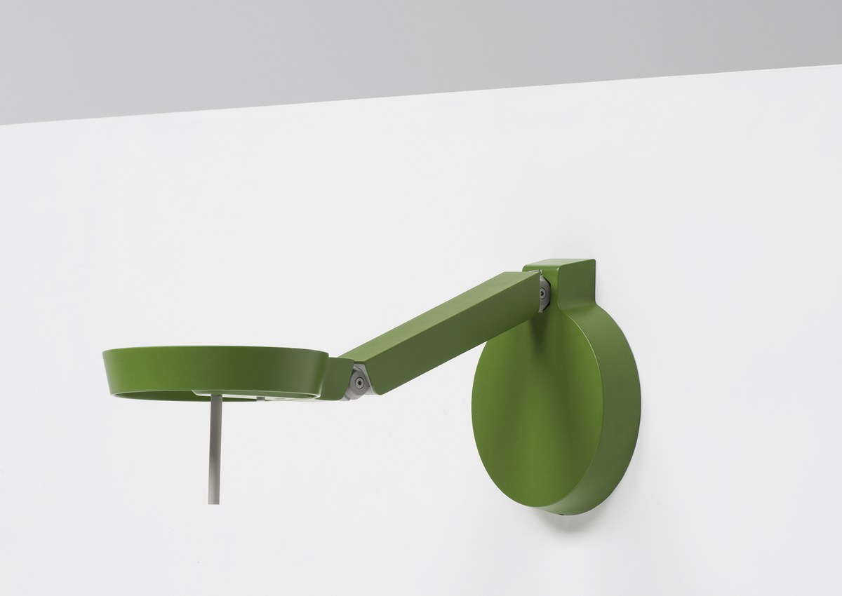 Work light，concise，