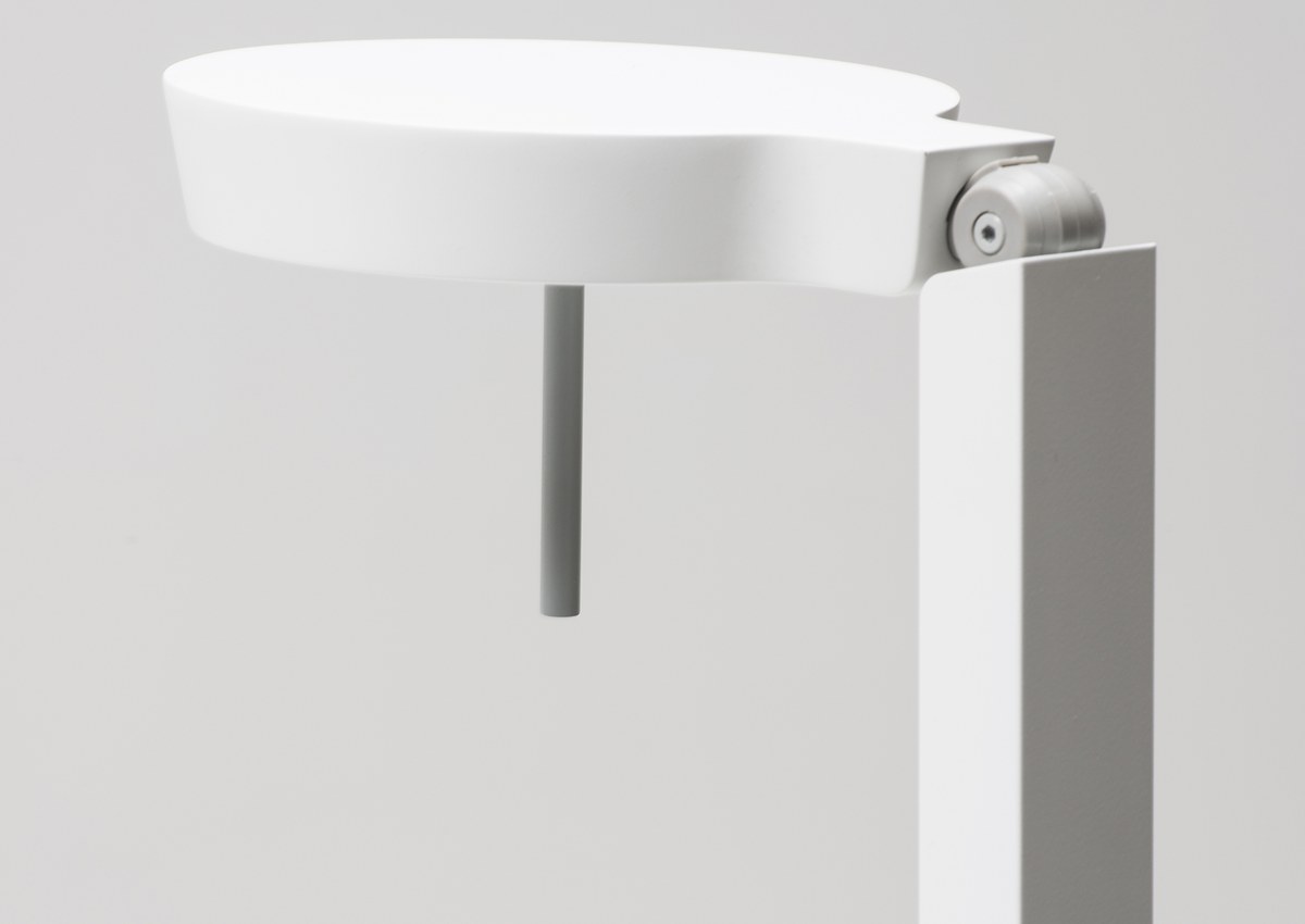 Work light，concise，