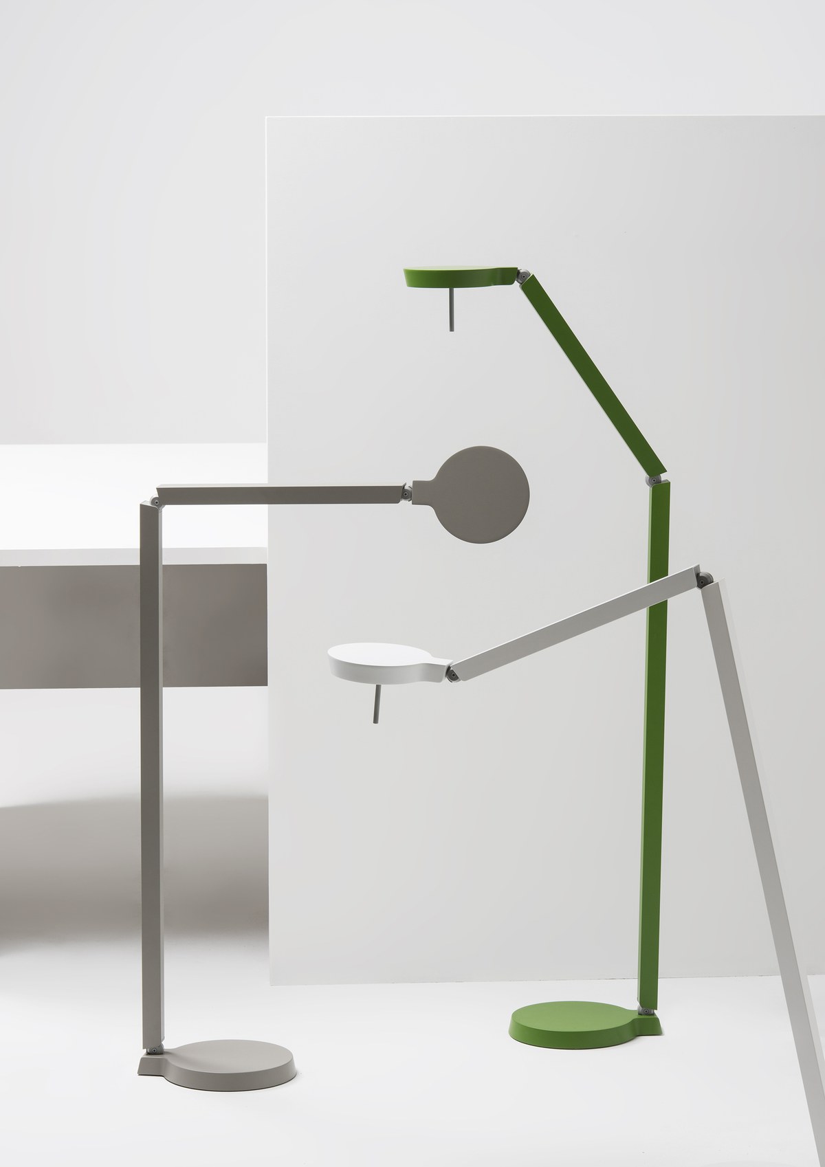 Work light，concise，