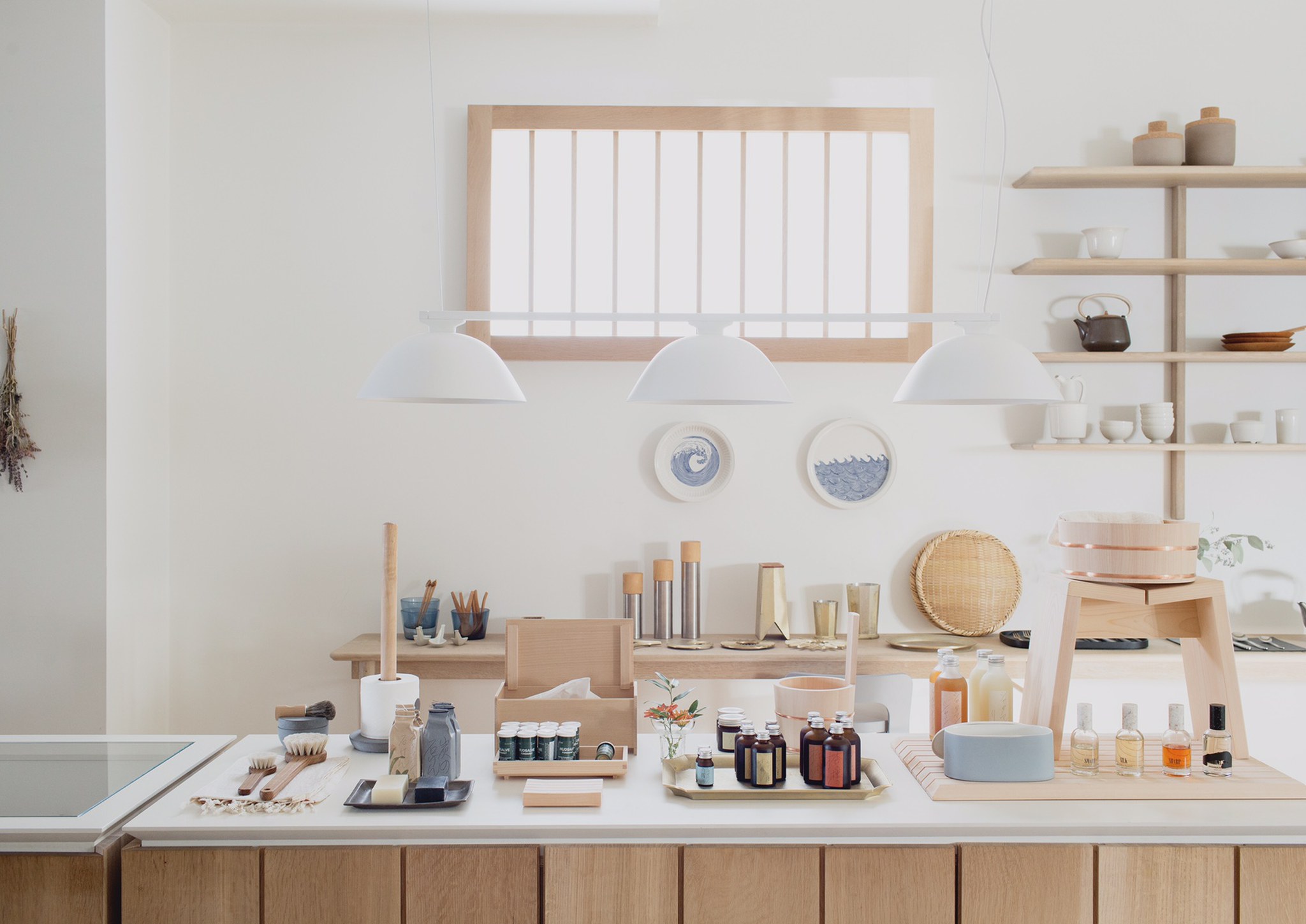 a chandelier，W103，