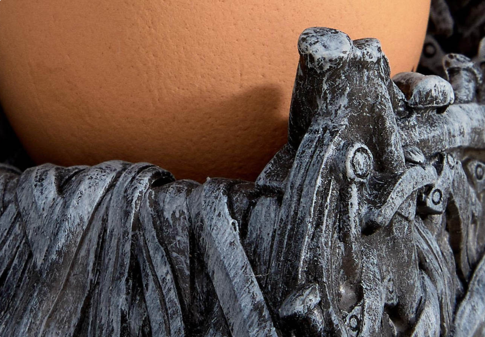 egg，Egg cup，throne，