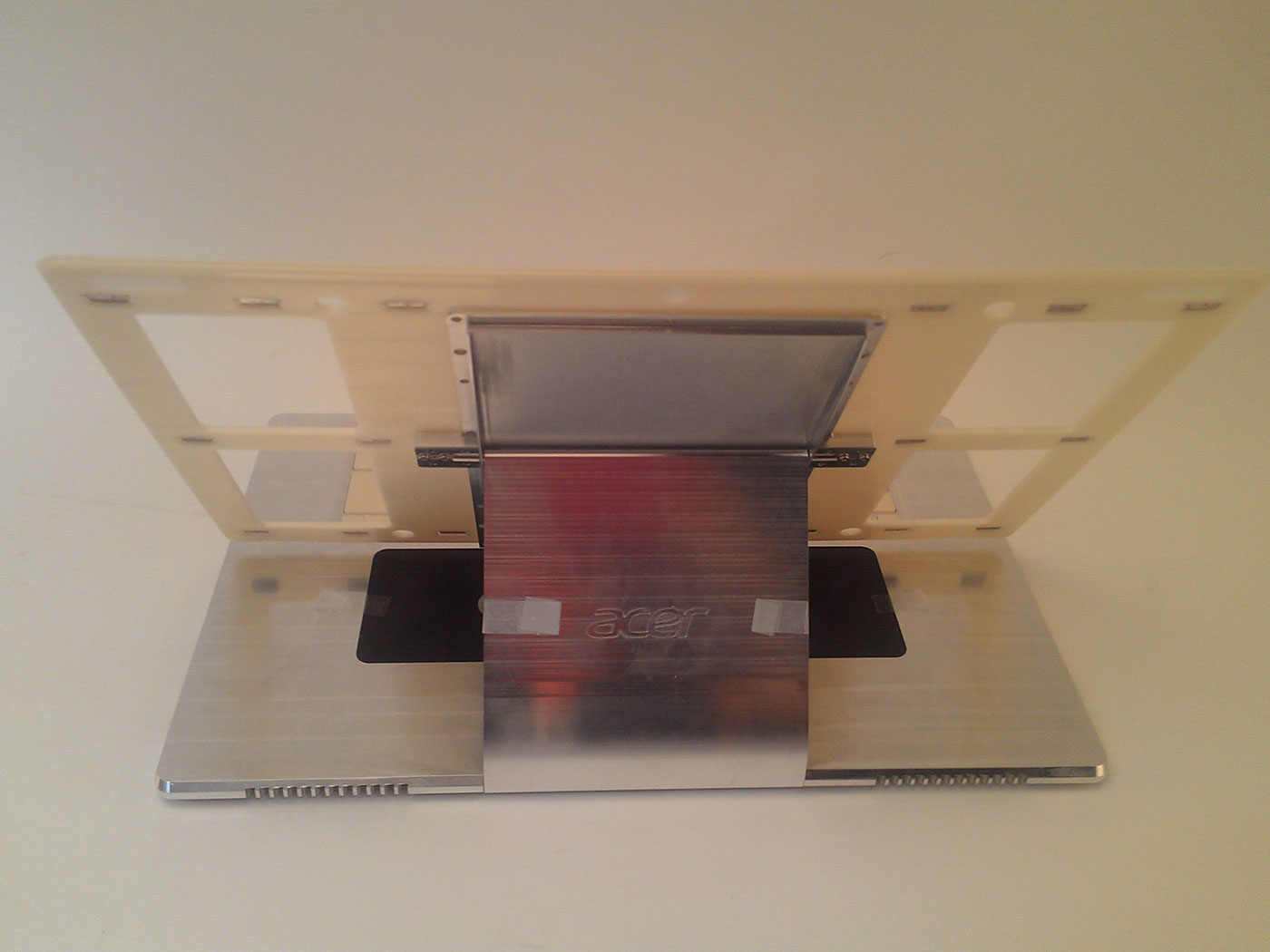 Ezel arm，Acer R7，Loewy Tsao，Notebook computer，