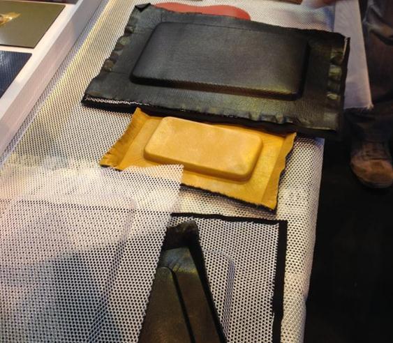 Rosewood, walnut, ebony, Kevlar，