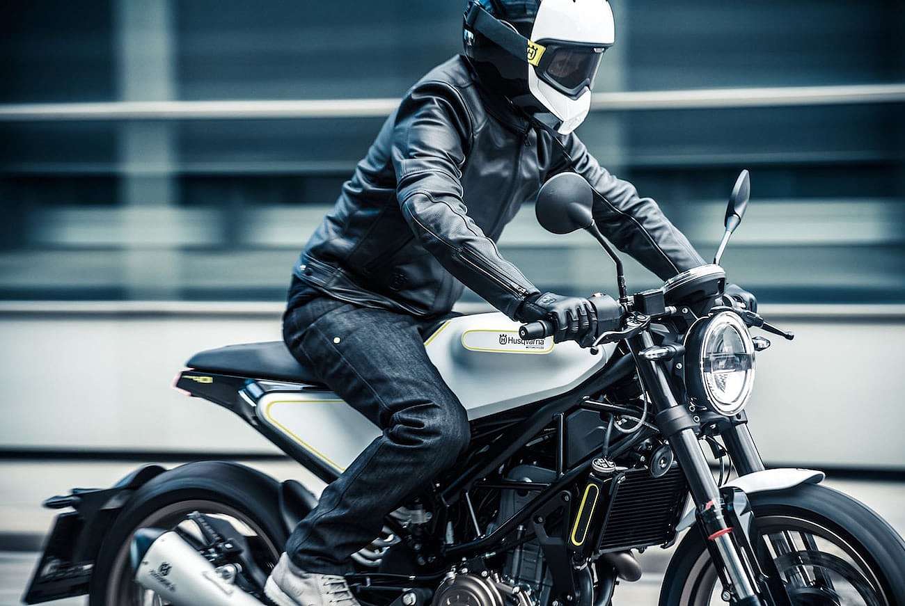 Husqvarna Arrow，improve air circulation，Motorcycle helmet，product design，