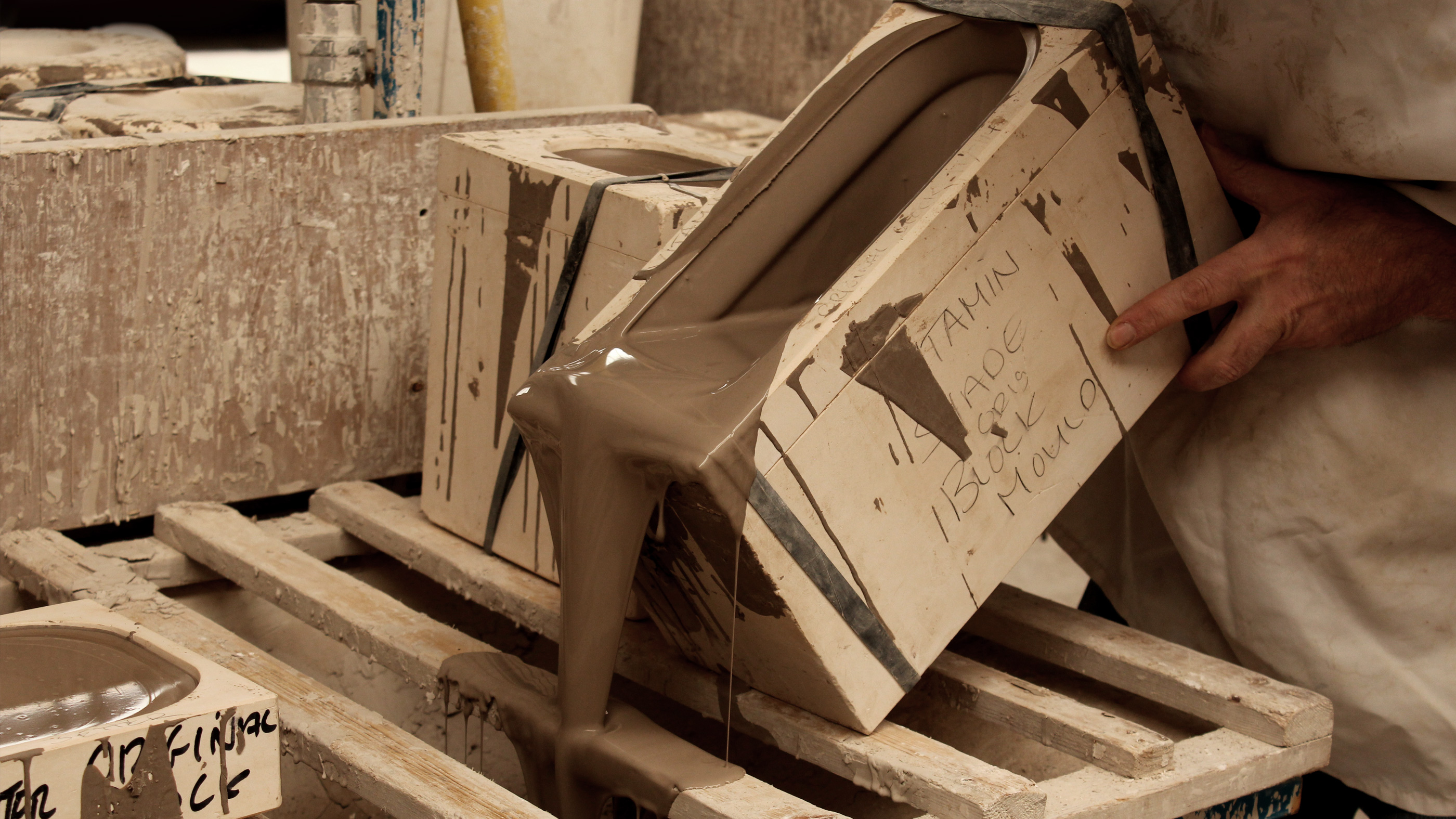 white，handicraft，lamps and lanterns，