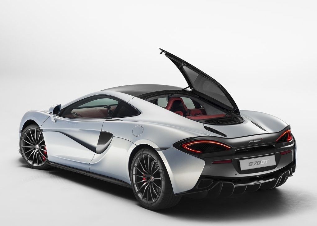 Practical sports car，Deluxe interior，Long distance comfort，Low noise，Smooth operation，