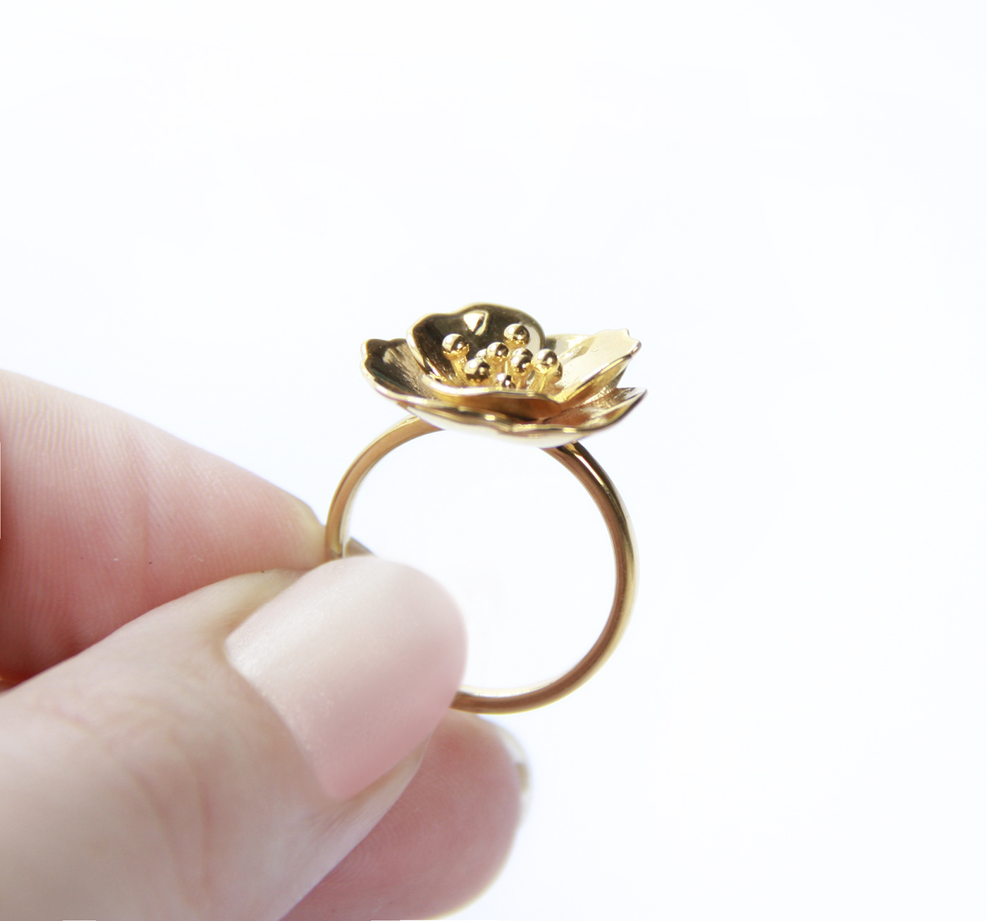 female sex，golden，ornaments，jewelry，Ring，Jewellery，