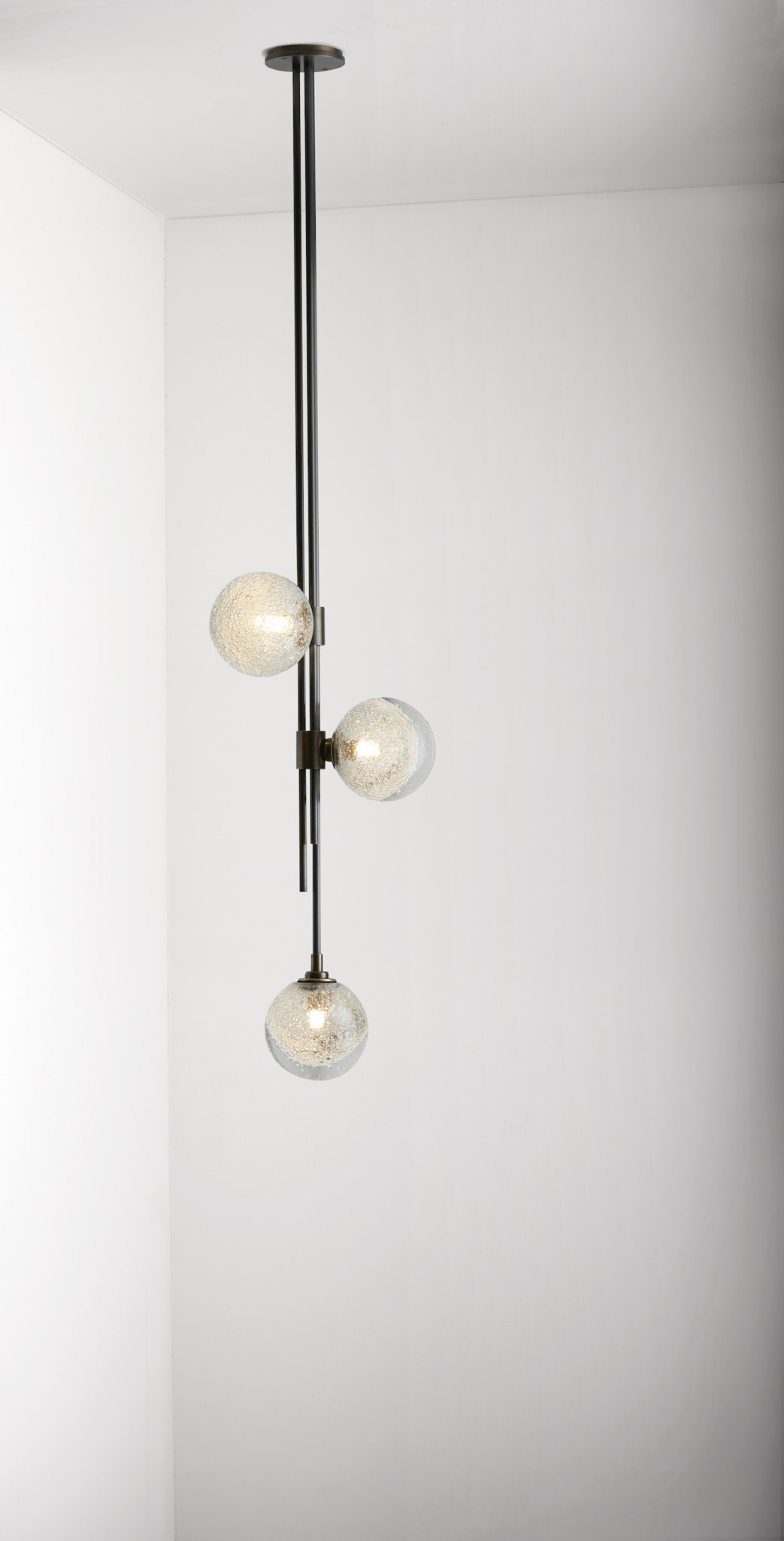 a chandelier，Lighting，Copper tube，Glass，Simplicity，fashion，